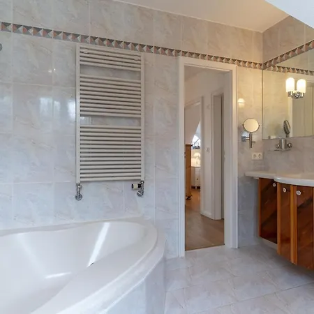 펜션 Nordlicht Reetdachhaus Nordlicht Lee *